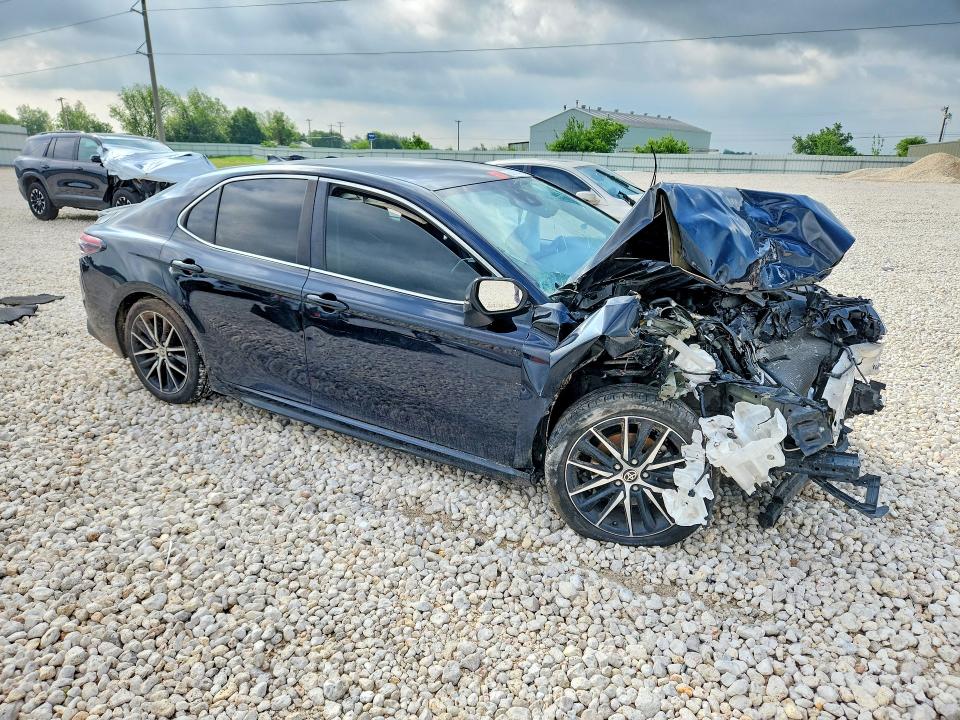 Продажа на аукционе авто 2022 Toyota Camry, vin: 4T1G11AK4NU660975, номер лота: 50933476