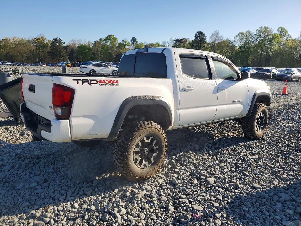 49183176 :رقم المزاد ، 5TFCZ5AN4JX152804 vin ، 2018 Toyota Tacoma Double Cab/sr مزاد بيع