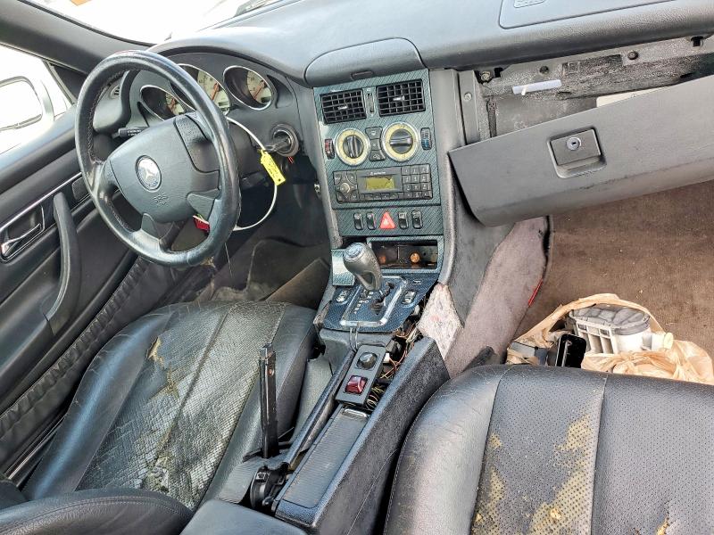 51835986 :رقم المزاد ، WDBKK47F4YF163147 vin ، 2000 Mercedes-benz Slk مزاد بيع