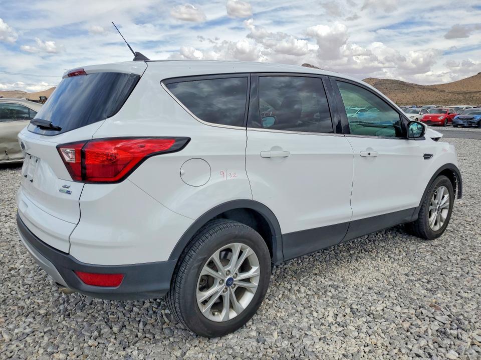 Продажа на аукционе авто 2019 Ford Escape, vin: 1FMCU9GD6KUA25636, номер лота: 49624366