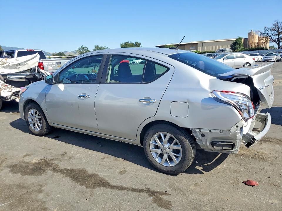 51310326 :رقم المزاد ، 3N1CN7AP1JL872262 vin ، 2018 Nissan Versa مزاد بيع