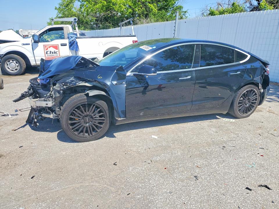 Продажа на аукционе авто 2018 Tesla Model 3, vin: 5YJ3E1EAXJF033709, номер лота: 51559566