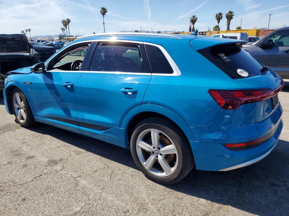 Продажа на аукционе авто 2019 Audi E-tron, vin: WA1LAAGE9KB011727, номер лота: 50494606