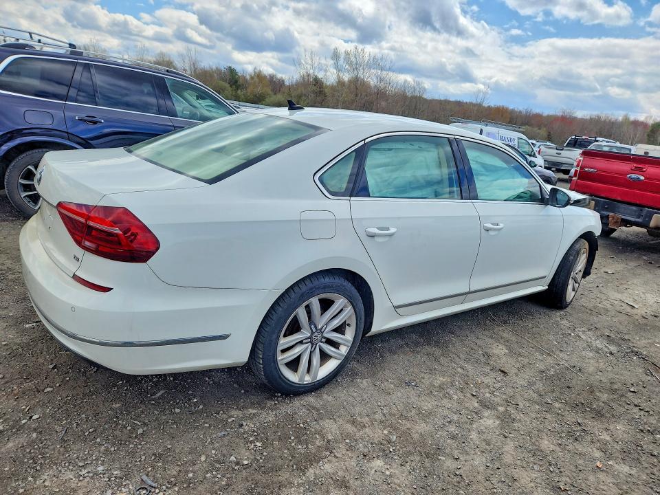 2017 Volkswagen Passat მანქანა იყიდება აუქციონზე, vin: 1VWGT7A35HC018766, აუქციონის ნომერი: 49597296