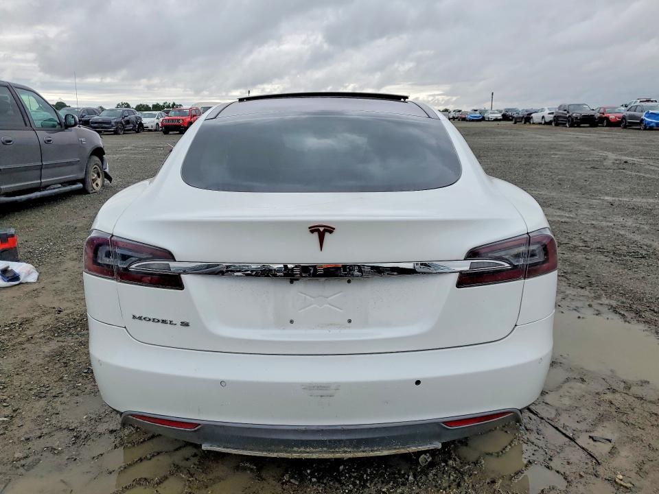 Продажа на аукционе авто 2015 Tesla Model S, vin: 5YJSA1H18FF096706, номер лота: 49381936