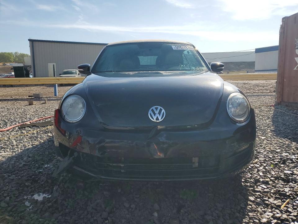 2015 Volkswagen Beetle მანქანა იყიდება აუქციონზე, vin: 3VW517ATXFM811702, აუქციონის ნომერი: 50424126