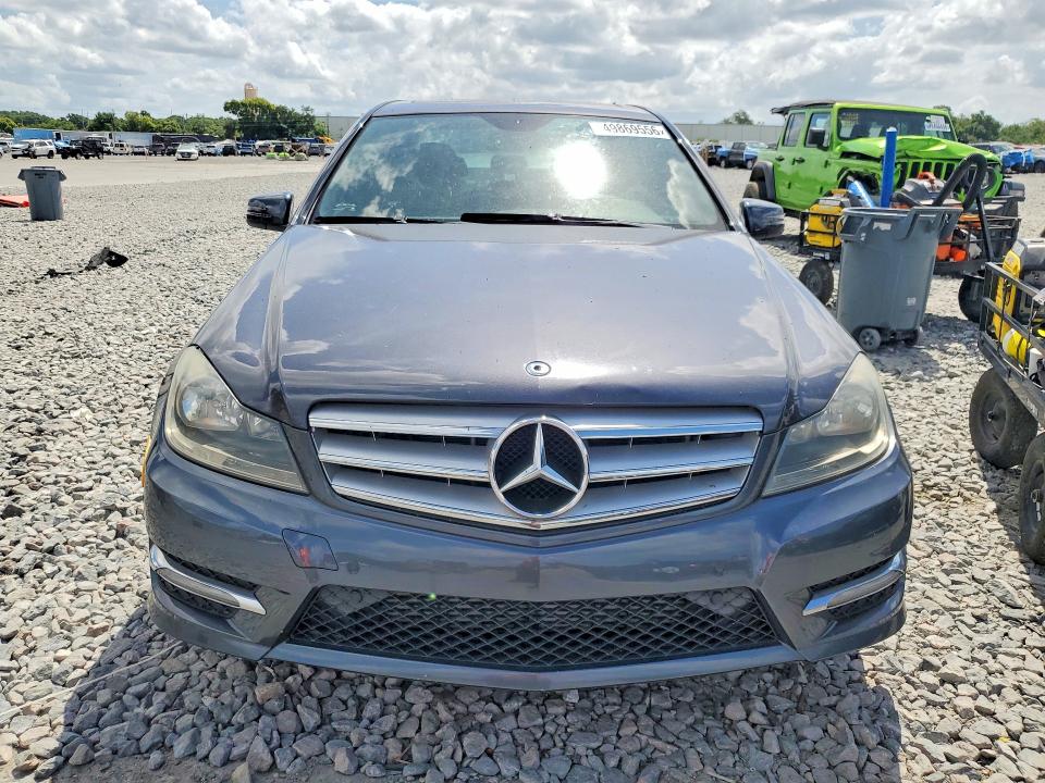 49869556 :رقم المزاد ، WDDGF4HB1DR245097 vin ، 2013 Mercedes-benz C مزاد بيع