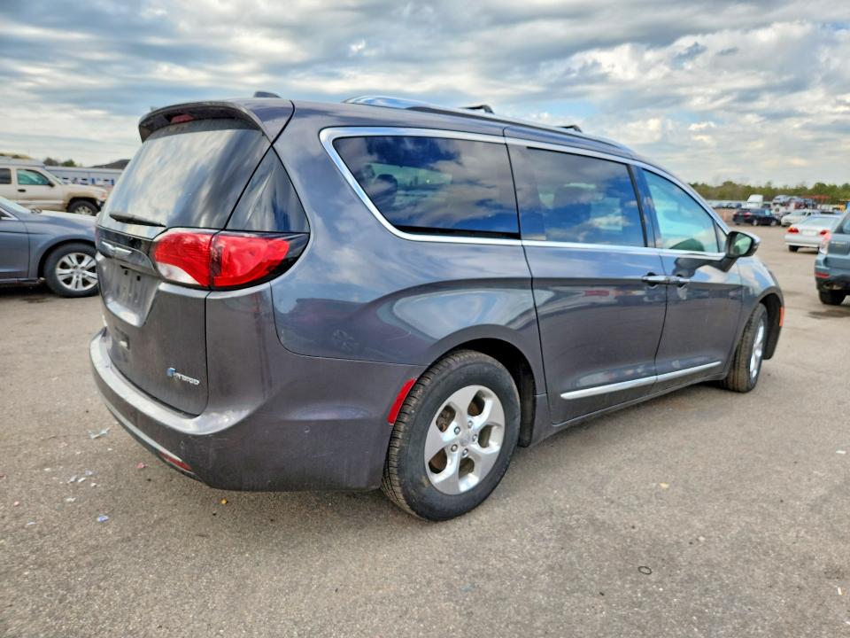 45887406 :رقم المزاد ، 2C4RC1N73JR157717 vin ، 2018 Chrysler Pacifica مزاد بيع