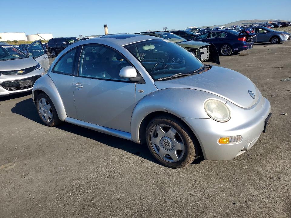 51072256 :رقم المزاد ، 3VWCC21CXXM473398 vin ، 1999 Volkswagen New Beetle مزاد بيع