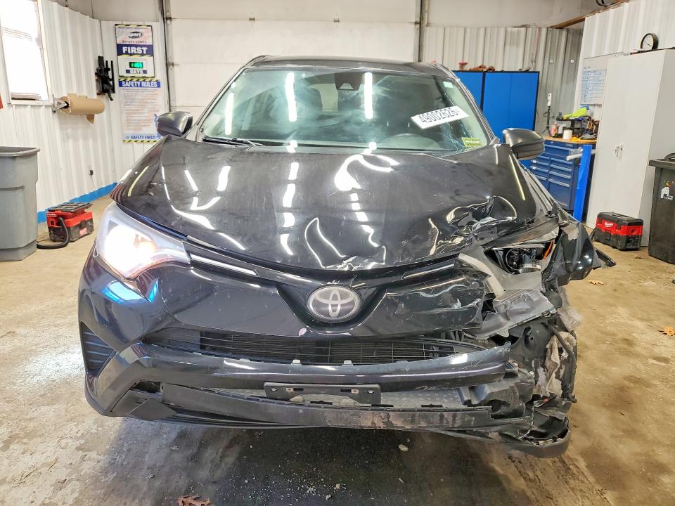 49002626 :رقم المزاد ، 2T3BFREV1JW723479 vin ، 2018 Toyota Rav4 مزاد بيع