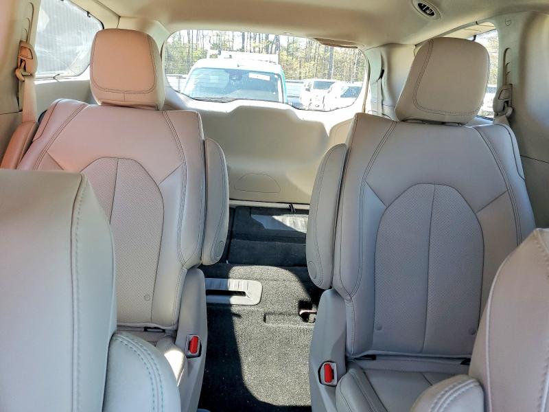 Продажа на аукционе авто 2018 Chrysler Pacifica, vin: 2C4RC1L73JR125059, номер лота: 48918476