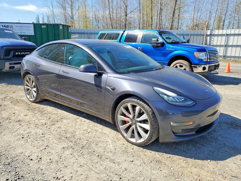 49124826 :رقم المزاد ، 5YJ3E1EB7JF186086 vin ، 2018 Tesla Model 3 مزاد بيع