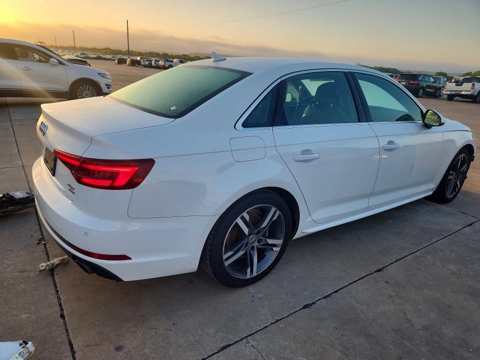 48776826 :رقم المزاد ، WAULMAF46JA120394 vin ، 2018 Audi A4 مزاد بيع