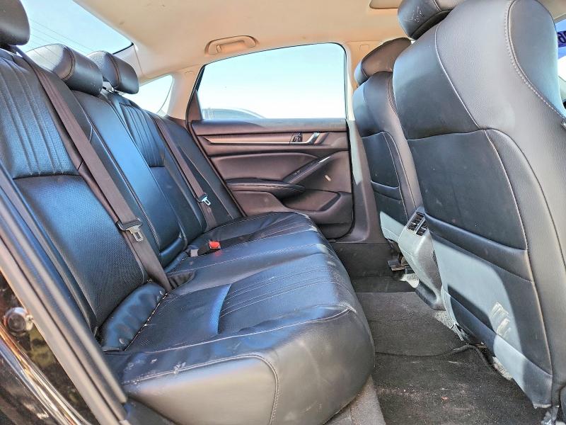 51277996 :رقم المزاد ، 1HGCV1F96JA000558 vin ، 2018 Honda Accord مزاد بيع