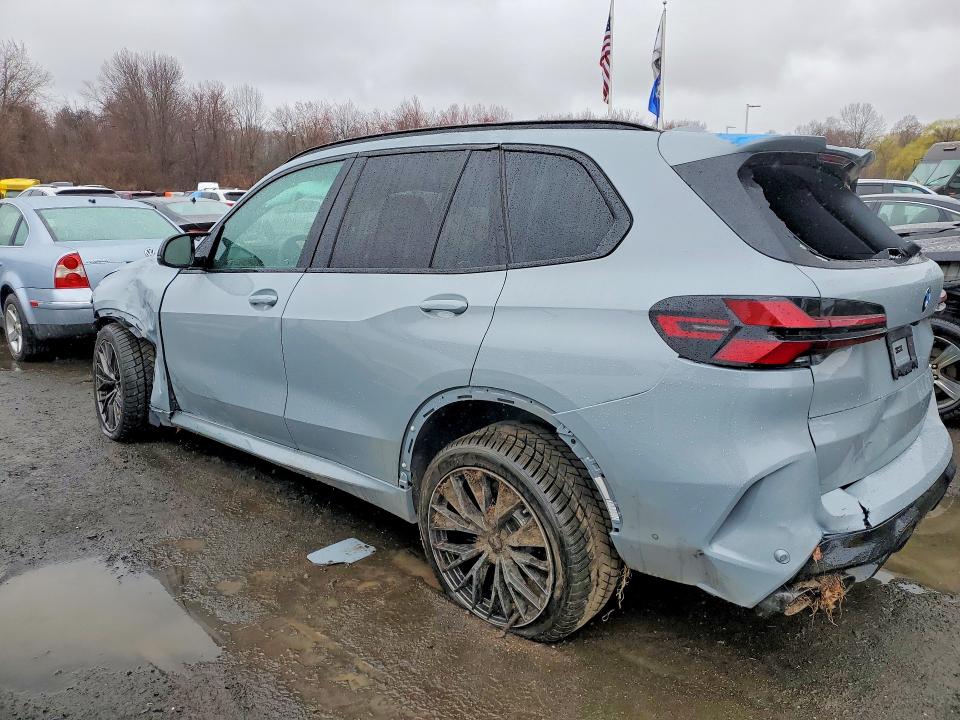48341556 :رقم المزاد ، 5YM13ET08T9082555 vin ، 2026 Bmw X5 مزاد بيع