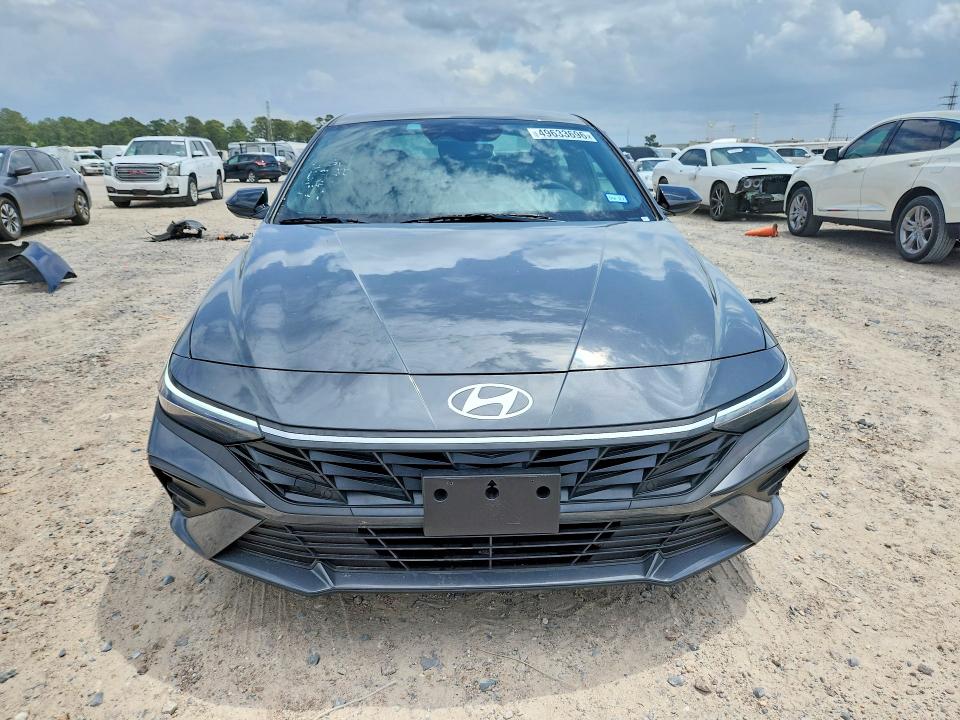 49633696 :رقم المزاد ، KMHLM4DG1SU085194 vin ، 2025 Hyundai Elantra مزاد بيع