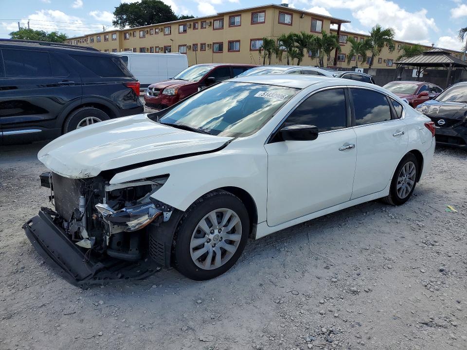 2018 Nissan Altima მანქანა იყიდება აუქციონზე, vin: 1N4AL3AP8JC229900, აუქციონის ნომერი: 51432906