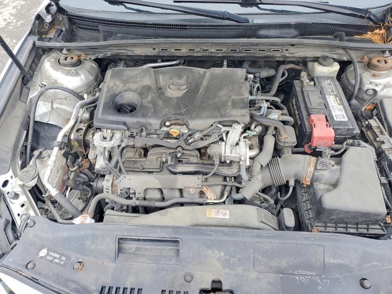 48064726 :رقم المزاد ، 4T1B11HK4JU101405 vin ، 2018 Toyota Camry مزاد بيع