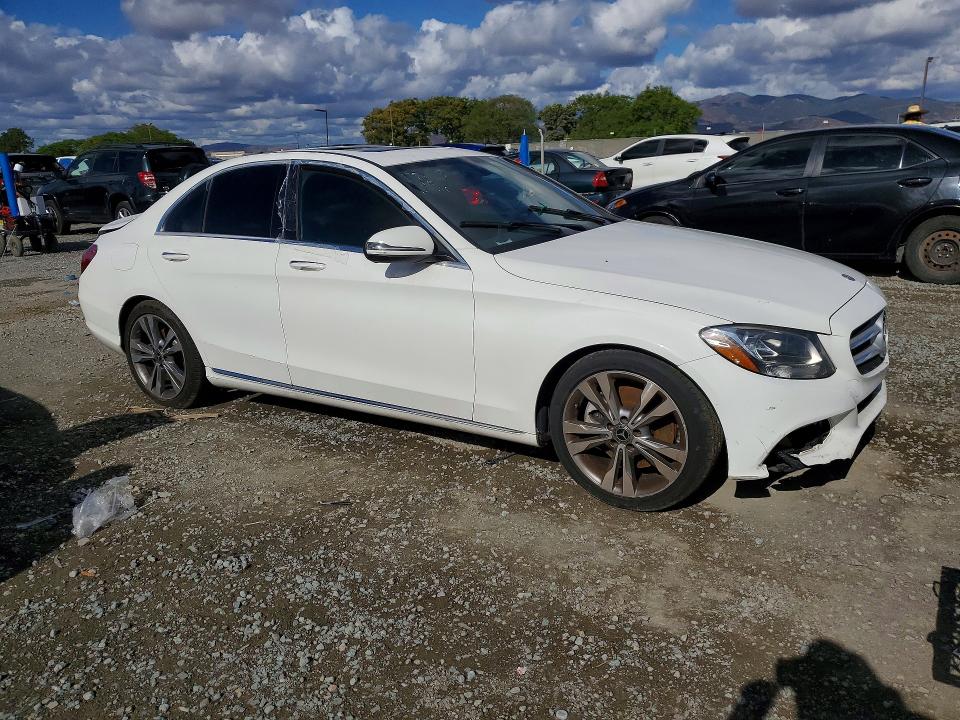 50001246 :رقم المزاد ، 55SWF4JB2JU257520 vin ، 2018 Mercedes-benz C مزاد بيع