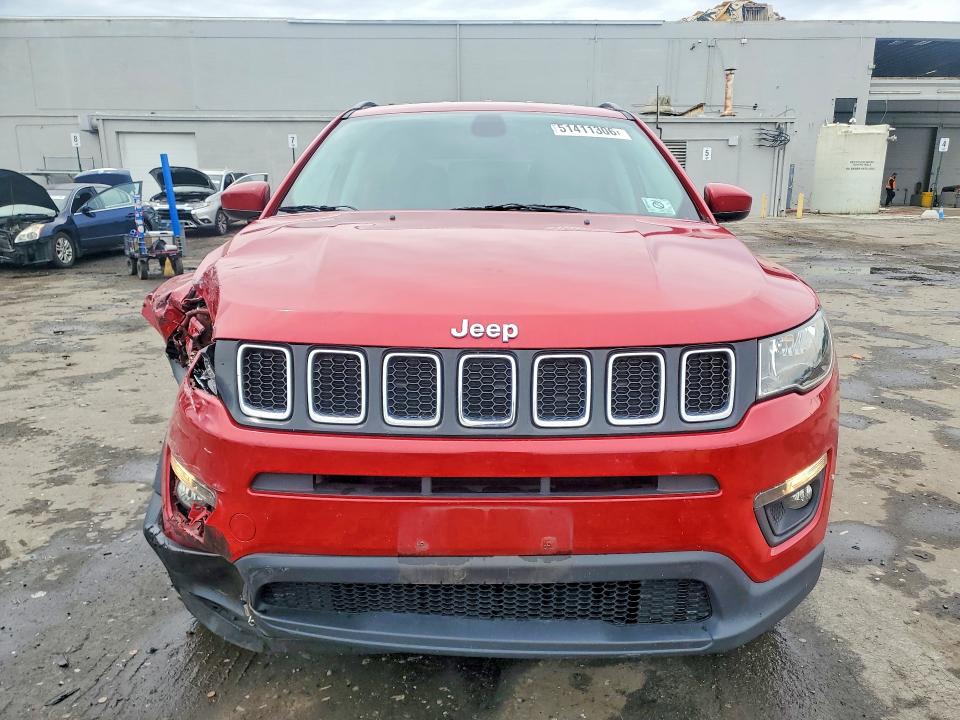 51411306 :رقم المزاد ، 3C4NJDBB5HT651745 vin ، 2017 Jeep Compass مزاد بيع
