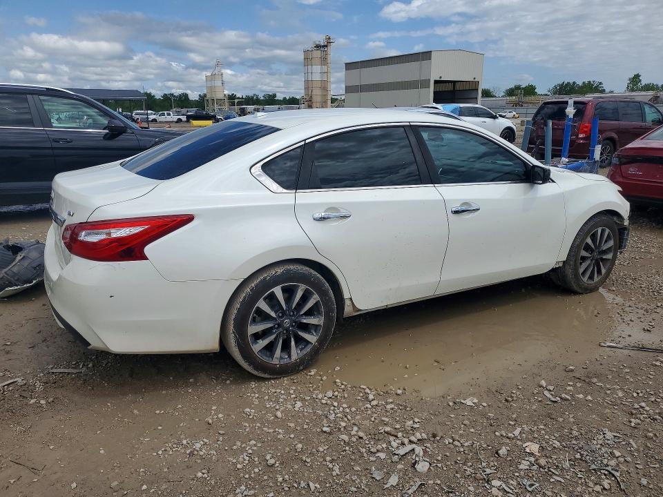 2017 Nissan Altima მანქანა იყიდება აუქციონზე, vin: 1N4AL3AP8HC268500, აუქციონის ნომერი: 50526446