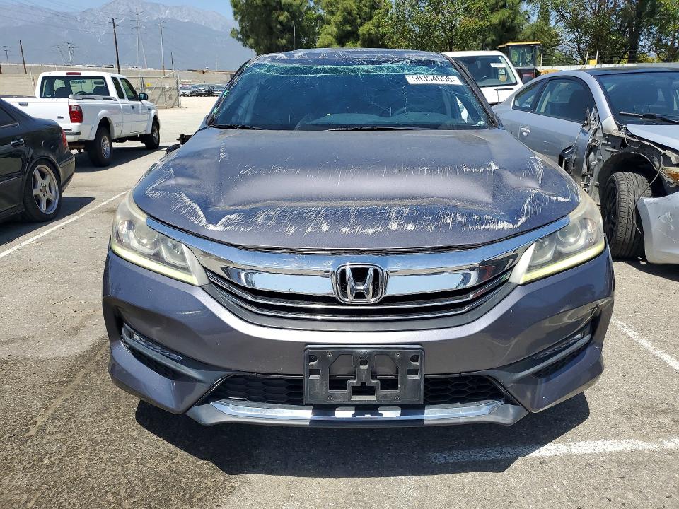50354656 :رقم المزاد ، 1HGCR2F52HA248436 vin ، 2017 Honda Accord مزاد بيع