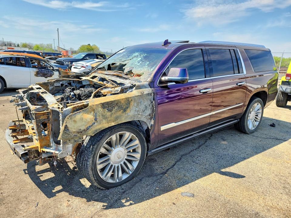49387046 :رقم المزاد ، 1GYS4KKJ3HR238750 vin ، 2017 Cadillac Escalade مزاد بيع