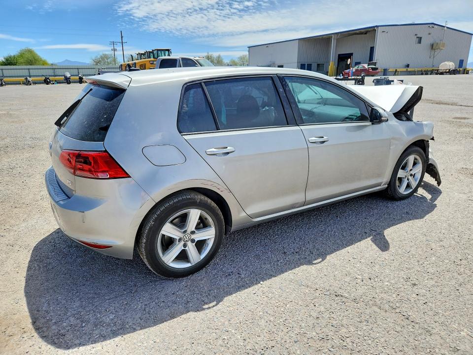 51014306 :رقم المزاد ، 3VW217AU9HM010158 vin ، 2017 Volkswagen Golf مزاد بيع