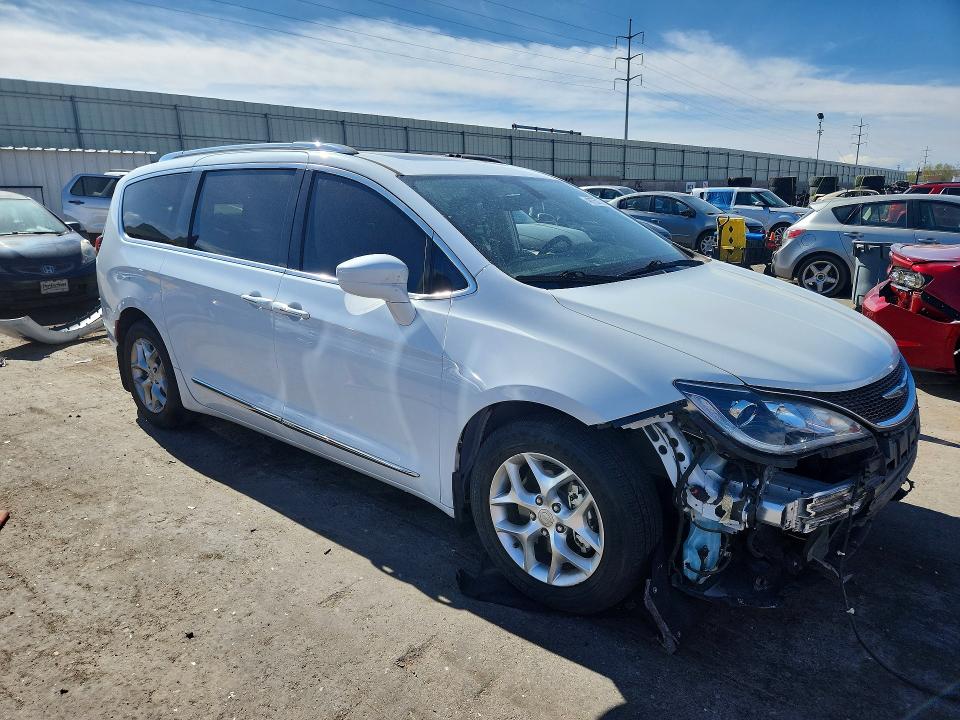 Продаж на аукціоні авто 2018 Chrysler Pacifica, vin: 2C4RC1EG7JR271302, номер лоту: 49750726
