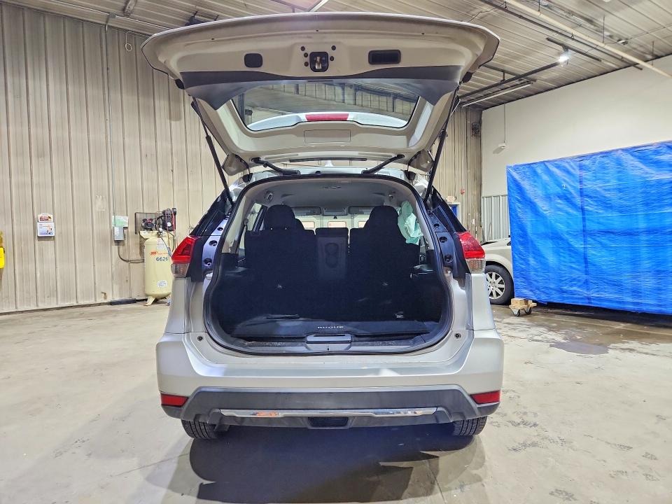 2018 Nissan Rogue მანქანა იყიდება აუქციონზე, vin: KNMAT2MV2JP521369, აუქციონის ნომერი: 50653886