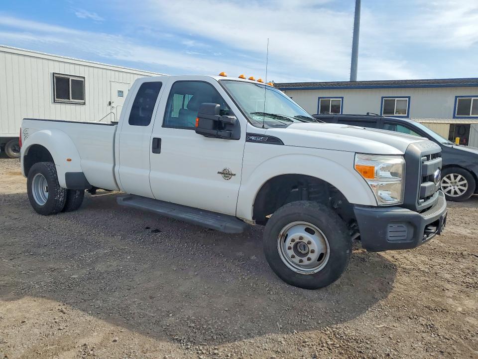 49671226 :رقم المزاد ، 1FT8X3DT0FED59980 vin ، 2015 Ford F350 مزاد بيع