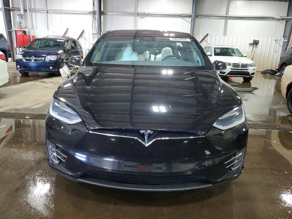 Продажа на аукционе авто 2018 Tesla Model X, vin: 5YJXCDE25JF110956, номер лота: 49654826
