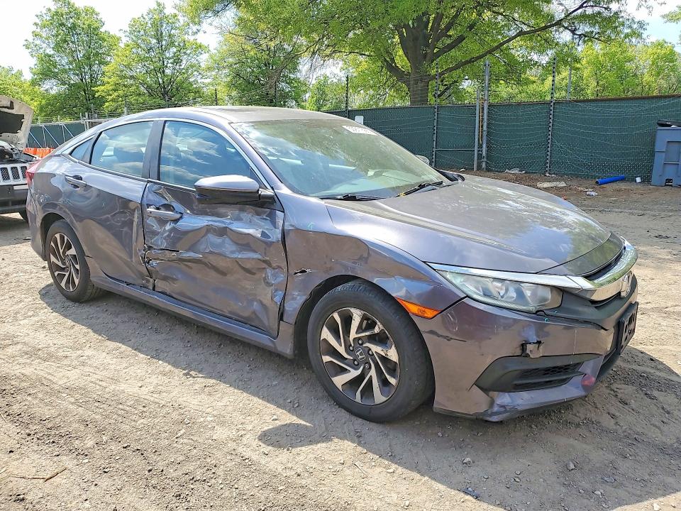 Продажа на аукционе авто 2018 Honda Civic, vin: 2HGFC2F71JH513628, номер лота: 50911686