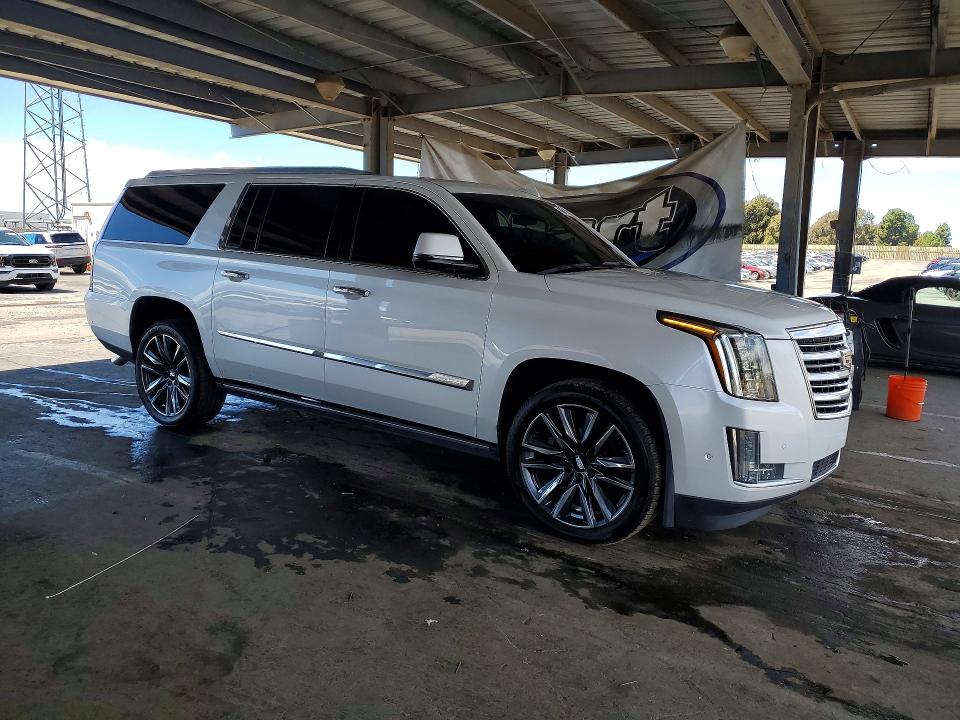 48864396 :رقم المزاد ، 1GYS4KKJ6HR136925 vin ، 2017 Cadillac Escalade مزاد بيع