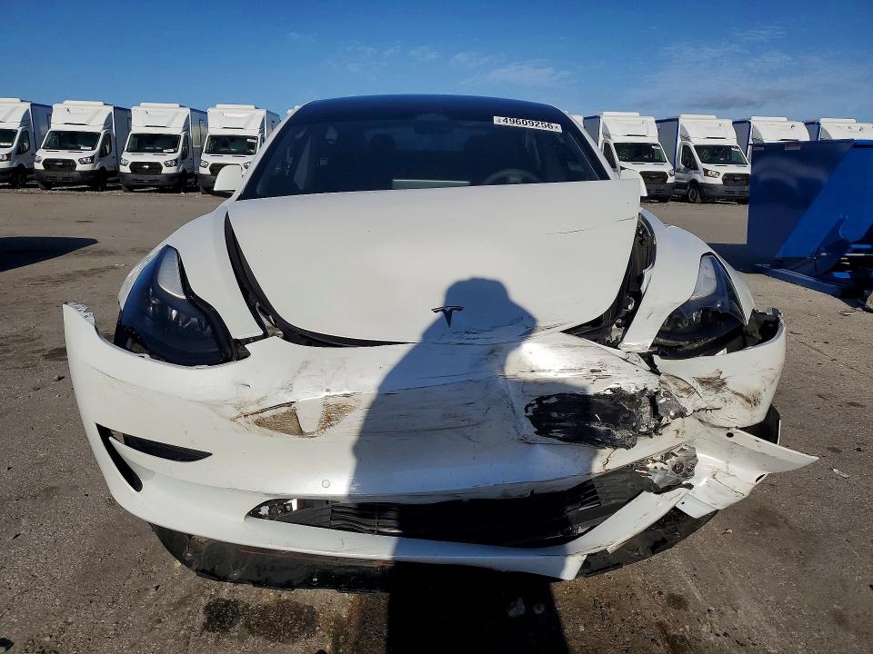49609256 :رقم المزاد ، 5YJ3E1EA2NF350079 vin ، 2022 Tesla Model 3 مزاد بيع