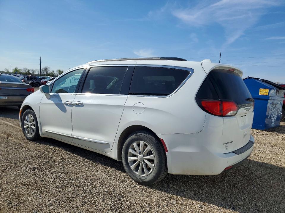 Продажа на аукционе авто 2017 Chrysler Pacifica, vin: 2C4RC1BGXHR523686, номер лота: 50681706