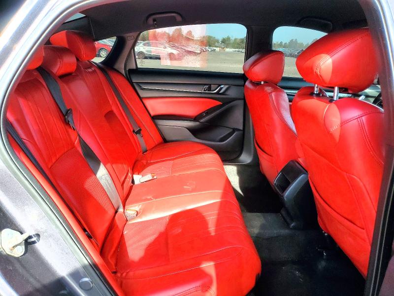 2018 Honda Accord მანქანა იყიდება აუქციონზე, vin: 1HGCV1F3XJA097050, აუქციონის ნომერი: 49404736