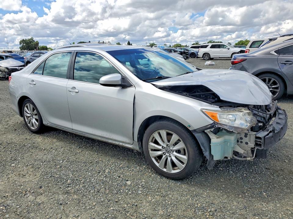 49767686 :رقم المزاد ، 4T1BF1FK7EU357094 vin ، 2014 Toyota Camry مزاد بيع