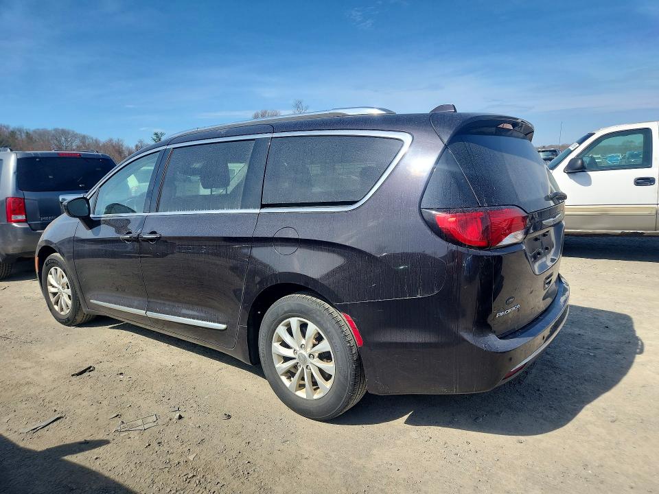 49482696 :رقم المزاد ، 2C4RC1BG2JR126415 vin ، 2018 Chrysler Pacifica مزاد بيع