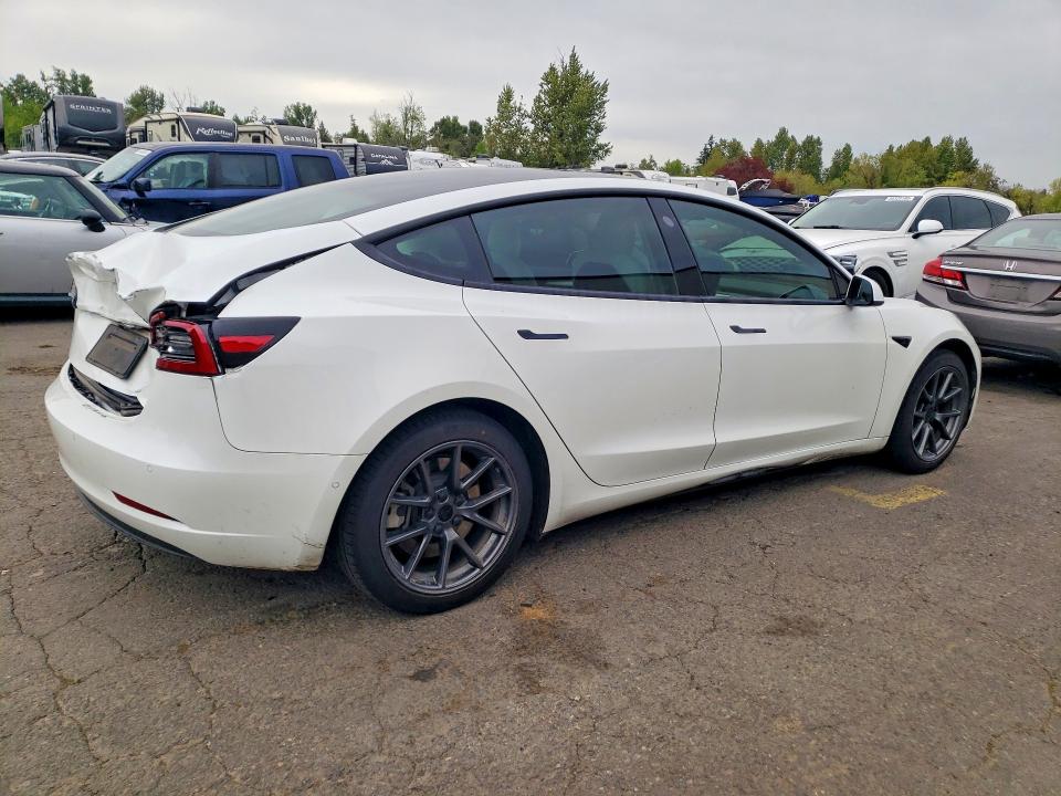 49835836 :رقم المزاد ، 5YJ3E1EB7NF183193 vin ، 2022 Tesla Model 3 مزاد بيع