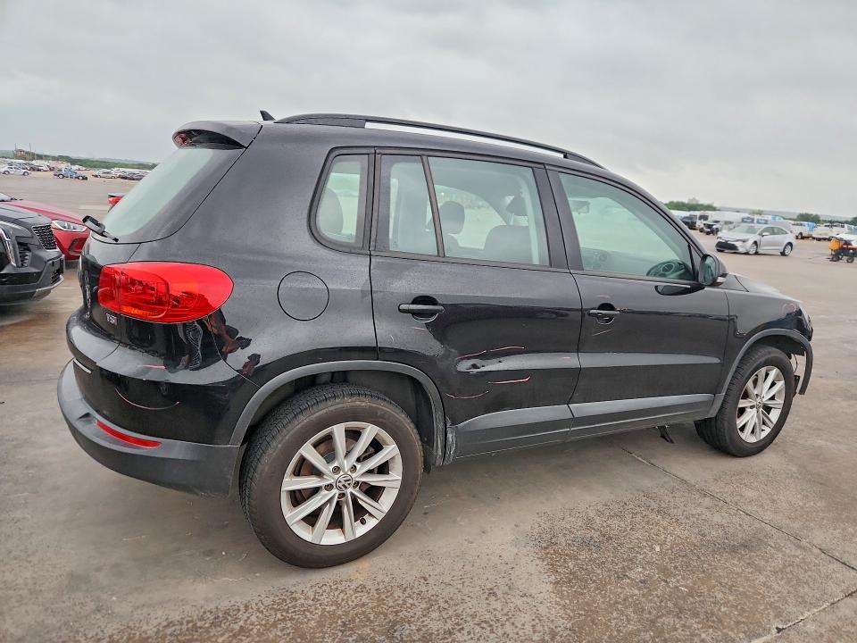 49915086 :رقم المزاد ، WVGAV7AX7HK042994 vin ، 2017 Volkswagen Tiguan مزاد بيع