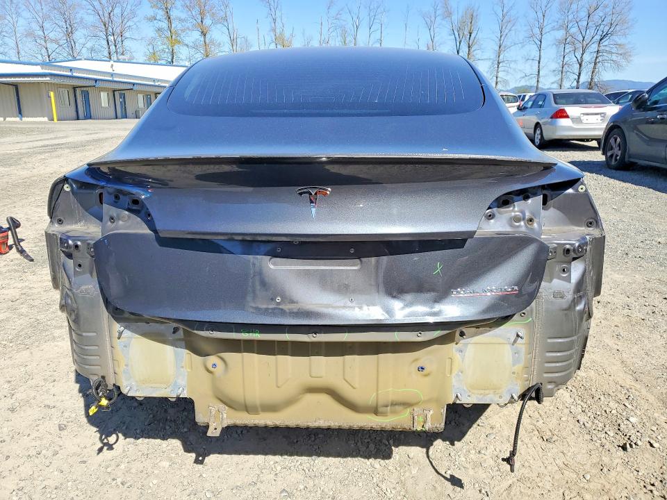 49124826 :رقم المزاد ، 5YJ3E1EB7JF186086 vin ، 2018 Tesla Model 3 مزاد بيع