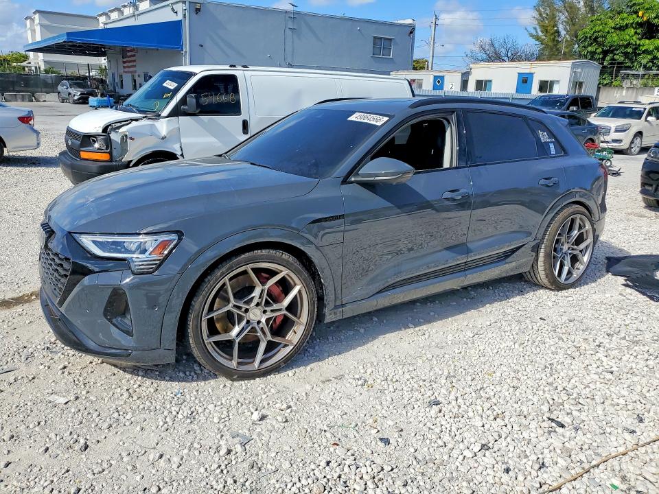 49864566 :رقم المزاد ، WA15AAGE0RB061161 vin ، 2024 Audi Q8 E-tron مزاد بيع