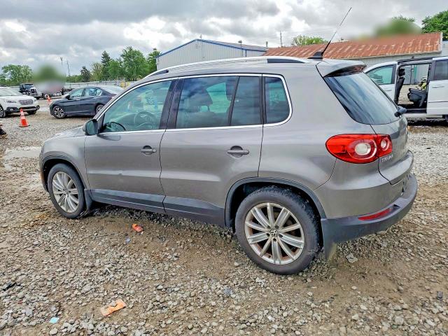 2010 Volkswagen Tiguan მანქანა იყიდება აუქციონზე, vin: WVGBV7AX9AW532050, აუქციონის ნომერი: 51340576