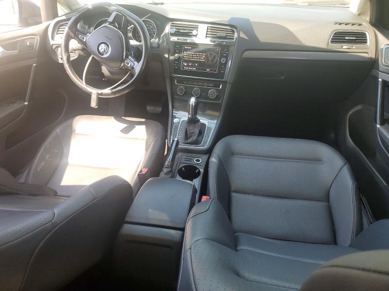 49023446 :رقم المزاد ، 3VWG17AU1JM253426 vin ، 2018 Volkswagen Golf مزاد بيع