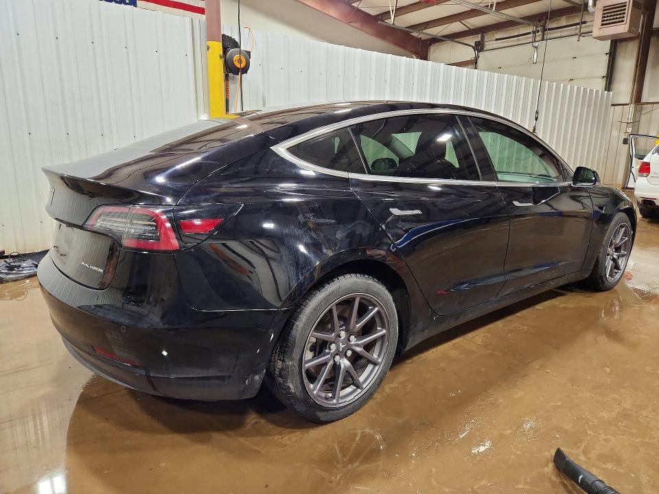 48096176 :رقم المزاد ، 5YJ3E1EB9JF182248 vin ، 2018 Tesla Model 3 مزاد بيع