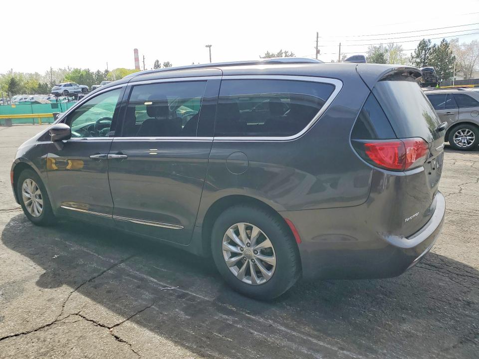 2018 Chrysler Pacifica მანქანა იყიდება აუქციონზე, vin: 2C4RC1EG2JR177800, აუქციონის ნომერი: 49164976