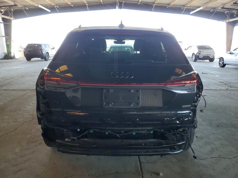 2024 Audi Q4 E-tron მანქანა იყიდება აუქციონზე, vin: WA1LUBFZ7RP044398, აუქციონის ნომერი: 48825656