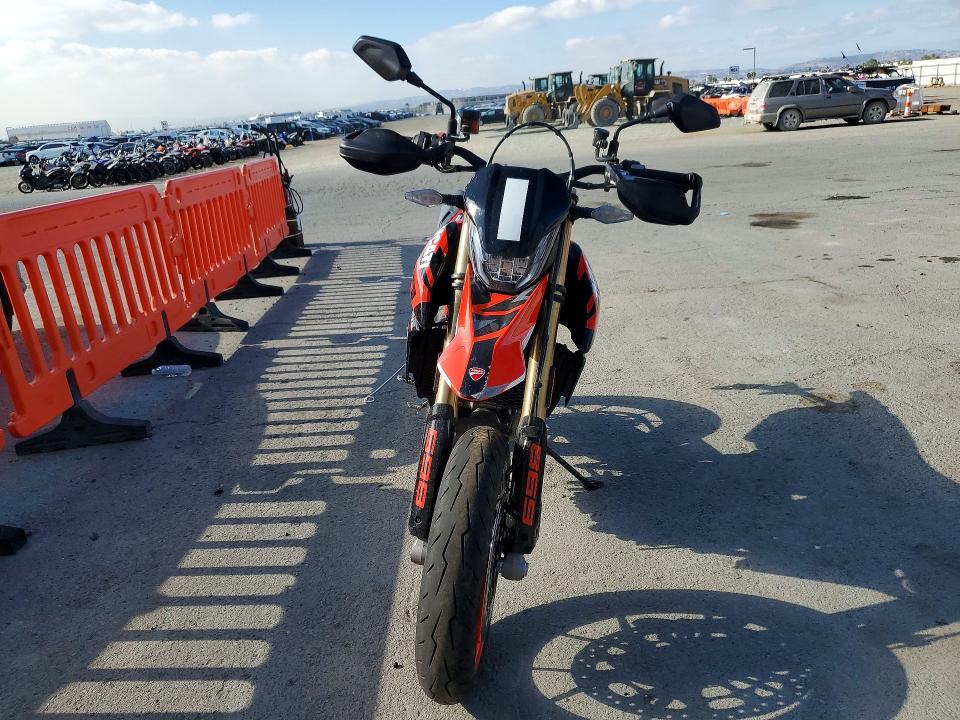 Продаж на аукціоні авто 2025 Ducati Hypermotard, vin: ZDMBAS2N3SB004128, номер лоту: 50675276