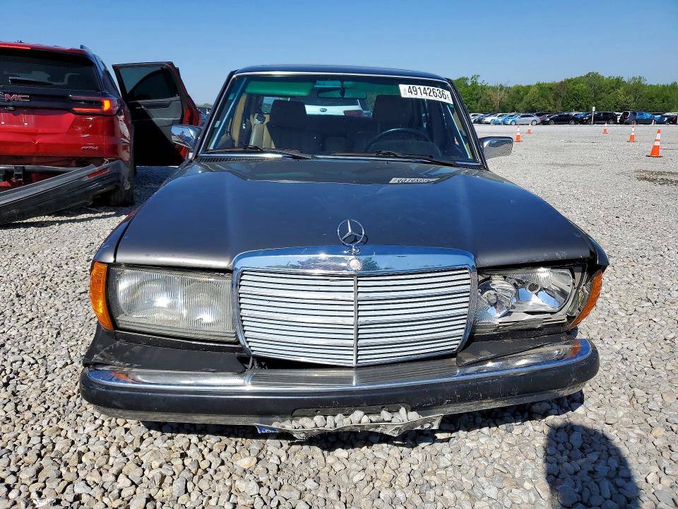 1983 Mercedes-benz 300 მანქანა იყიდება აუქციონზე, vin: WDBAB33A0DB016776, აუქციონის ნომერი: 49142636